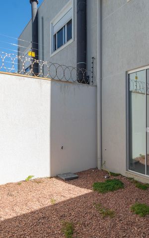 Casa à venda com 101m², 2 quartos e 1 vaga
