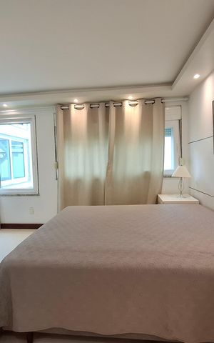 Casa à venda com 325m², 5 quartos e 2 vagas Casa à venda com 325m², 5 quartos e 2 vagasSuíte 5