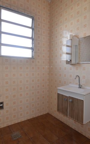 Apartamento para alugar com 100m², 2 quartos e sem vagaBanheiro