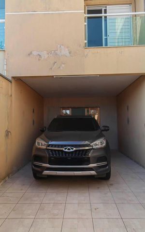 Casa à venda com 220m², 4 quartos e 2 vagas Casa à venda com 220m², 4 quartos e 2 vagasGaragem
