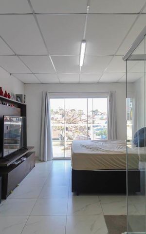 Casa à venda com 220m², 4 quartos e 2 vagas Casa à venda com 220m², 4 quartos e 2 vagasSuite 1
