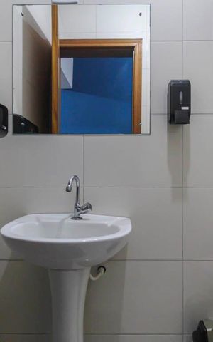 Casa à venda com 220m², 4 quartos e 2 vagas Casa à venda com 220m², 4 quartos e 2 vagasLavabo