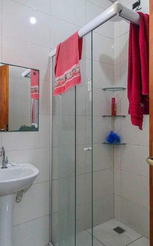 Casa à venda com 220m², 4 quartos e 2 vagas Casa à venda com 220m², 4 quartos e 2 vagasBanheiro da Suíte 2