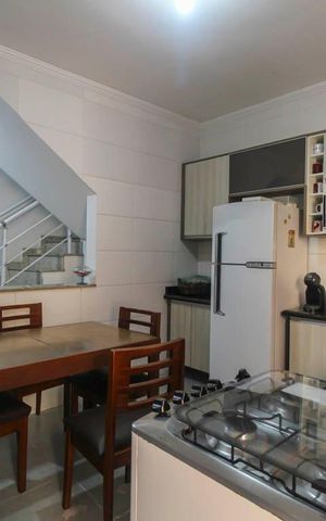 Casa à venda com 220m², 4 quartos e 2 vagas Casa à venda com 220m², 4 quartos e 2 vagasCozinha