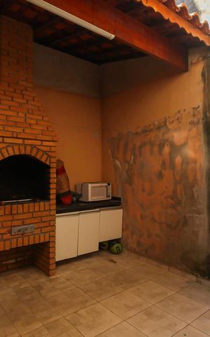 Casa à venda com 220m², 4 quartos e 2 vagas Casa à venda com 220m², 4 quartos e 2 vagasChurrasqueira