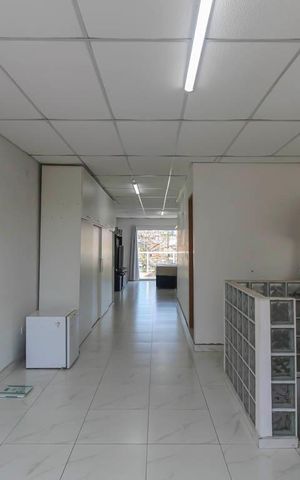 Casa à venda com 220m², 4 quartos e 2 vagas Casa à venda com 220m², 4 quartos e 2 vagasSuite 1