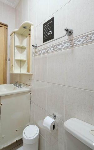 Casa à venda com 280m², 8 quartos e 4 vagasBanheiro 2