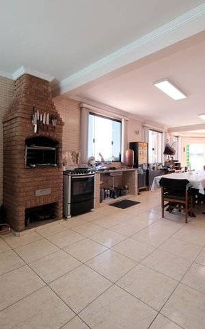 Casa à venda com 280m², 8 quartos e 4 vagasÁrea gourmet