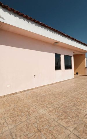 Casa à venda com 280m², 8 quartos e 4 vagasVaranda