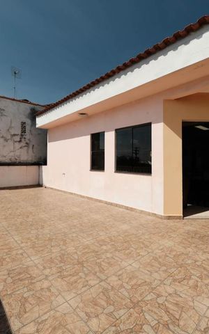Casa à venda com 280m², 8 quartos e 4 vagasVaranda