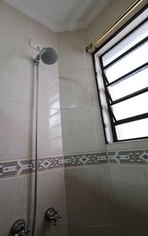 Casa à venda com 280m², 8 quartos e 4 vagasBanheiro 2