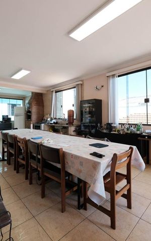 Casa à venda com 280m², 8 quartos e 4 vagasÁrea gourmet