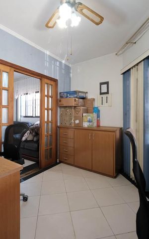 Casa à venda com 280m², 8 quartos e 4 vagasSala