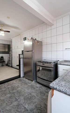 Casa à venda com 280m², 8 quartos e 4 vagasCozinha