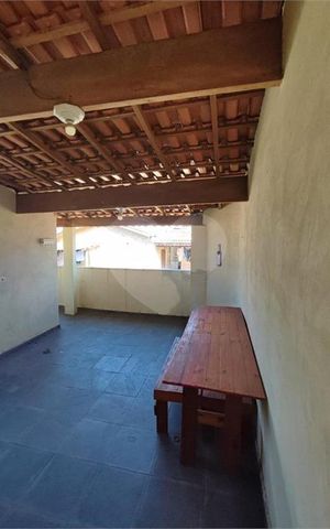 Casa à venda com 80m², 3 quartos e 1 vaga