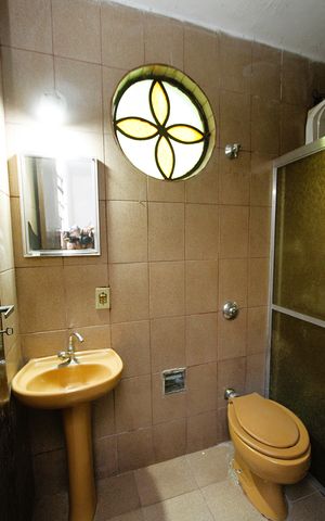 Casa à venda com 150m², 5 quartos e 2 vagasBanheiro 2