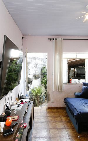 Casa à venda com 150m², 5 quartos e 2 vagasSala