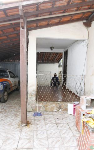 Casa à venda com 150m², 5 quartos e 2 vagasGaragem