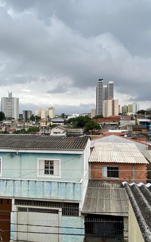 Casa à venda com 278m², 3 quartos e 8 vagas Casa à venda com 278m², 3 quartos e 8 vagasSuíte - Varanda