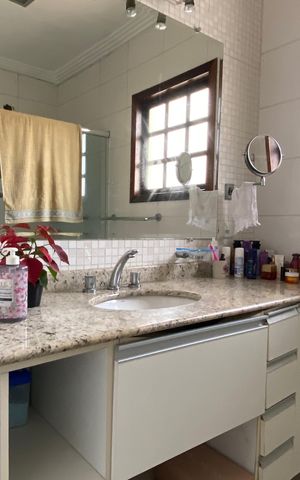 Casa à venda com 278m², 3 quartos e 8 vagas Casa à venda com 278m², 3 quartos e 8 vagasBanheiro da Suíte