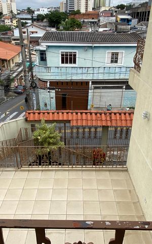 Casa à venda com 278m², 3 quartos e 8 vagas Casa à venda com 278m², 3 quartos e 8 vagasQuarto 2 - Varanda