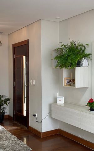 Casa à venda com 278m², 3 quartos e 8 vagas Casa à venda com 278m², 3 quartos e 8 vagasSala