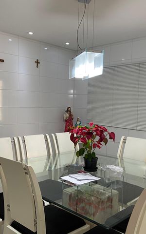 Casa à venda com 278m², 3 quartos e 8 vagas Casa à venda com 278m², 3 quartos e 8 vagasCozinha