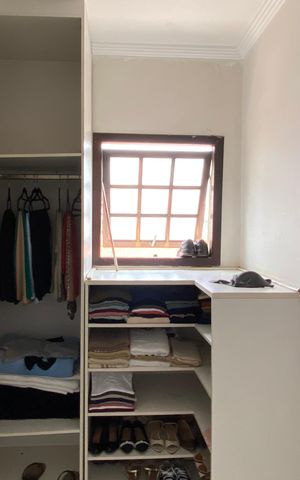 Casa à venda com 278m², 3 quartos e 8 vagas Casa à venda com 278m², 3 quartos e 8 vagasSuíte - Closet