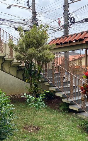 Casa à venda com 278m², 3 quartos e 8 vagas Casa à venda com 278m², 3 quartos e 8 vagasGaragem