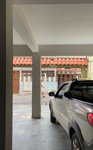 Casa à venda com 278m², 3 quartos e 8 vagas Casa à venda com 278m², 3 quartos e 8 vagasGaragem