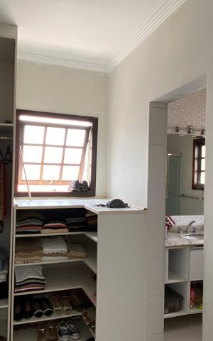 Casa à venda com 278m², 3 quartos e 8 vagas Casa à venda com 278m², 3 quartos e 8 vagasSuíte - Closet
