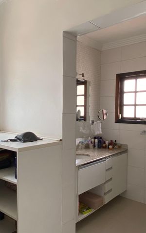 Casa à venda com 278m², 3 quartos e 8 vagas Casa à venda com 278m², 3 quartos e 8 vagasSuíte - Closet