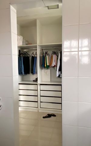 Casa à venda com 278m², 3 quartos e 8 vagas Casa à venda com 278m², 3 quartos e 8 vagasBanheiro da Suíte