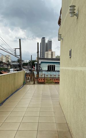 Casa à venda com 278m², 3 quartos e 8 vagas Casa à venda com 278m², 3 quartos e 8 vagasÁrea externa