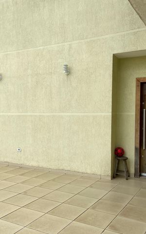 Casa à venda com 278m², 3 quartos e 8 vagas Casa à venda com 278m², 3 quartos e 8 vagasÁrea externa