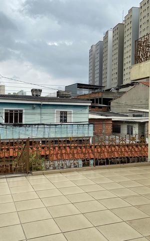 Casa à venda com 278m², 3 quartos e 8 vagas Casa à venda com 278m², 3 quartos e 8 vagasÁrea externa
