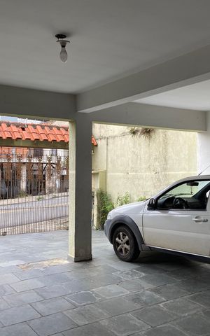 Casa à venda com 278m², 3 quartos e 8 vagas Casa à venda com 278m², 3 quartos e 8 vagasGaragem