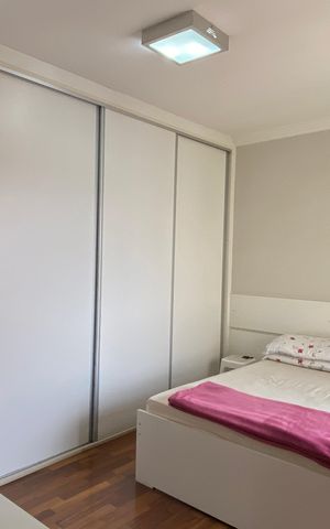 Casa à venda com 278m², 3 quartos e 8 vagas Casa à venda com 278m², 3 quartos e 8 vagasQuarto 2