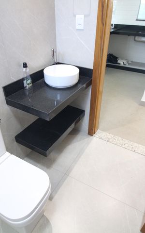 Casa à venda com 100m², 2 quartos e 6 vagasBanheiro