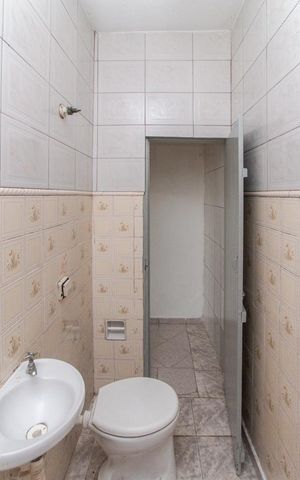 Casa à venda com 269m², 7 quartos e 2 vagas Casa à venda com 269m², 7 quartos e 2 vagasCasa 1 - Banheiro