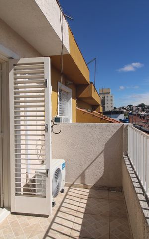 Casa à venda com 128m², 2 quartos e 2 vagasSacada do quarto 2