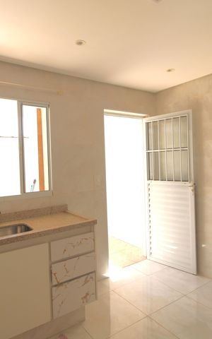 Casa à venda com 128m², 2 quartos e 2 vagasCozinha