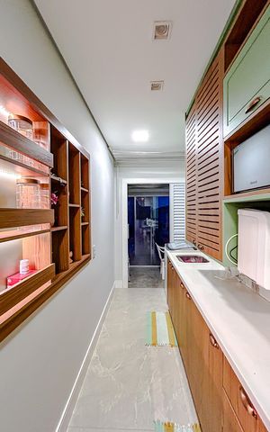 Apartamento à venda com 257m², 3 quartos e 1 vagaÁrea de Serviço