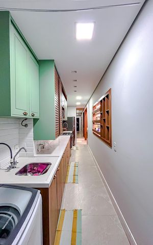 Apartamento à venda com 257m², 3 quartos e 1 vagaÁrea de Serviço