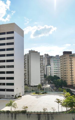 Apartamento para alugar com 240m², 3 quartos e 3 vagas Apartamento para alugar com 240m², 3 quartos e 3 vagasÁrea da Cobertura - Vista