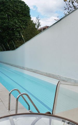 Apartamento para alugar com 240m², 3 quartos e 3 vagas Apartamento para alugar com 240m², 3 quartos e 3 vagasÁrea comum - Piscina