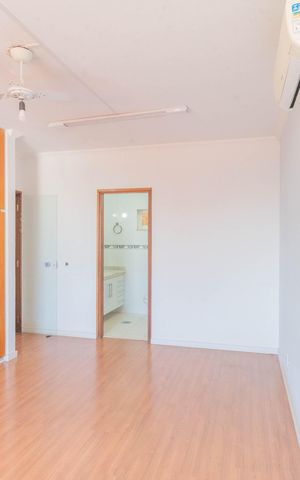 Casa à venda com 286m², 3 quartos e 4 vagas Casa à venda com 286m², 3 quartos e 4 vagasSuíte