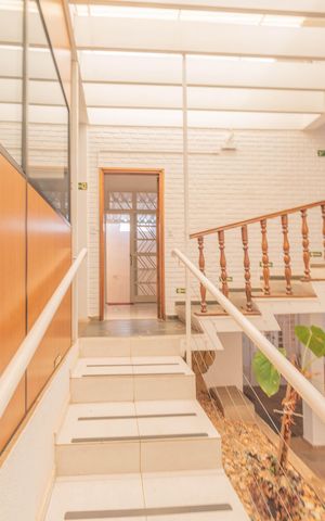 Casa à venda com 286m², 3 quartos e 4 vagas Casa à venda com 286m², 3 quartos e 4 vagasSala 2