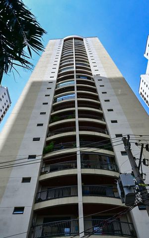 Apartamento à venda com 111m², 3 quartos e 2 vagasFachada