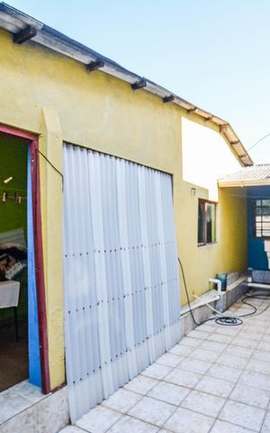 Casa à venda com 127m², 4 quartos e 2 vagas Casa à venda com 127m², 4 quartos e 2 vagasÁrea de Serviço 2